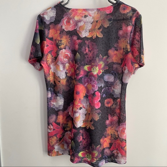 flower print V-neck tee - Picture 2 of 2